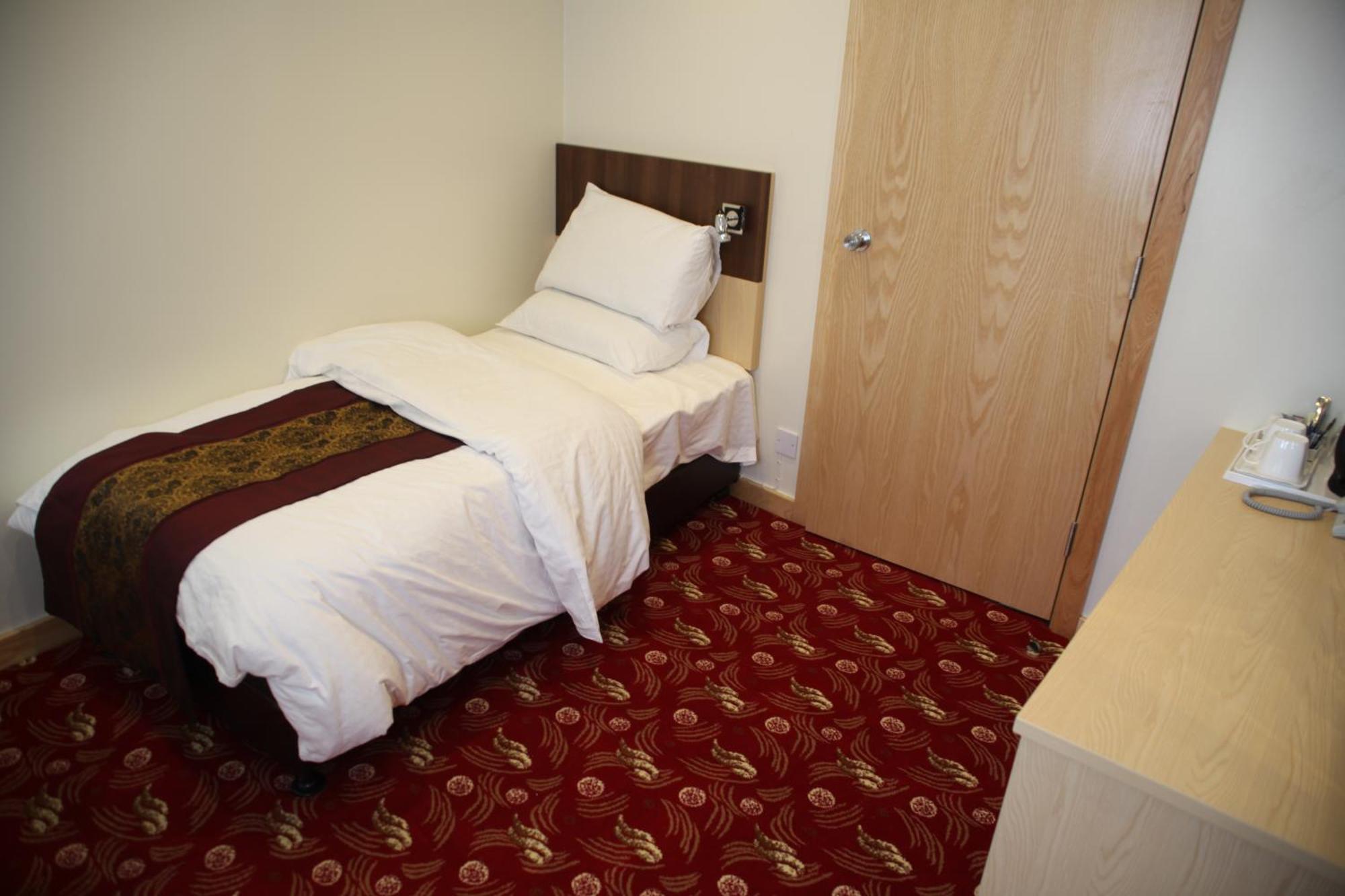 Cambridge Hotel Huddersfield Rum bild
