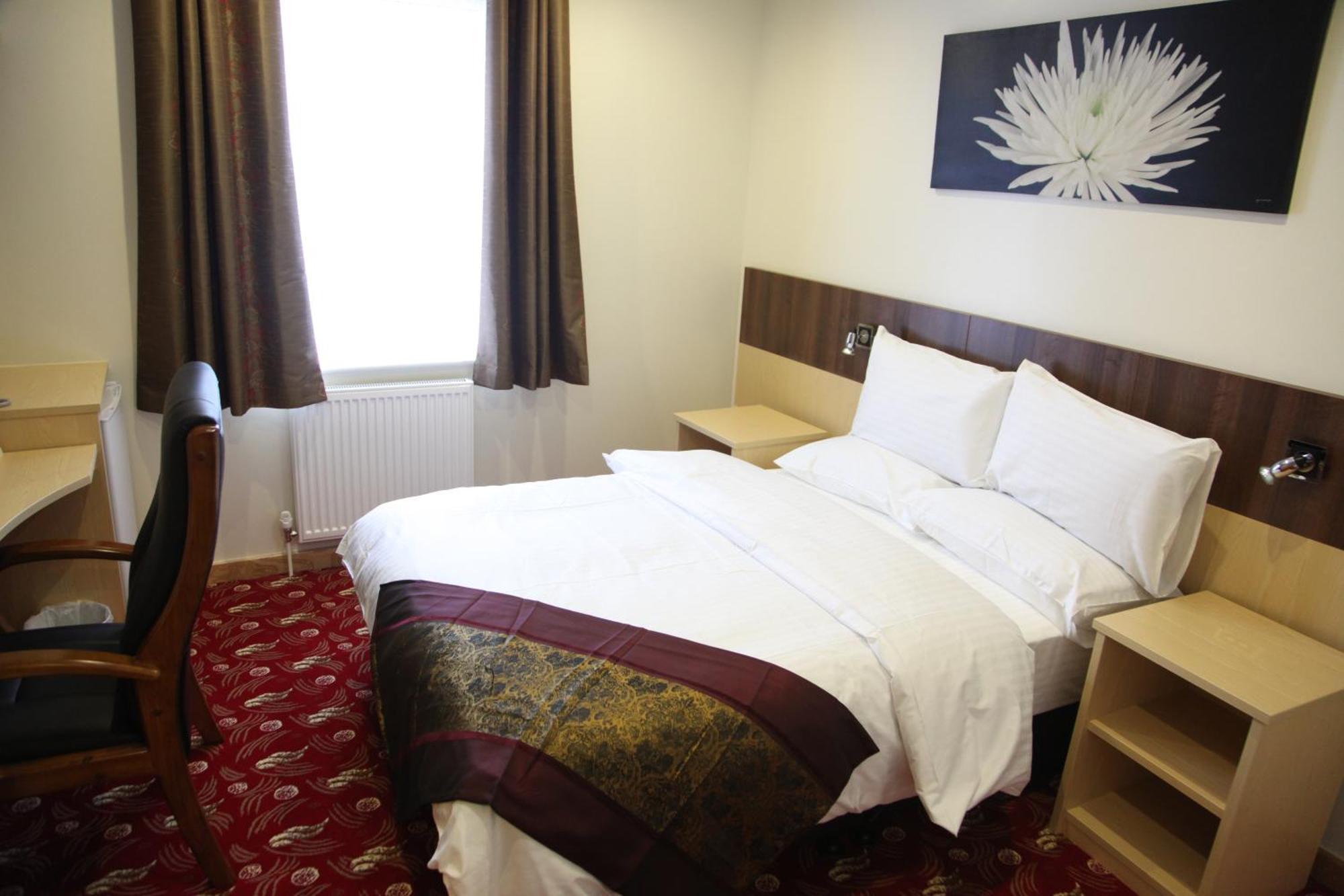 Cambridge Hotel Huddersfield Exteriör bild