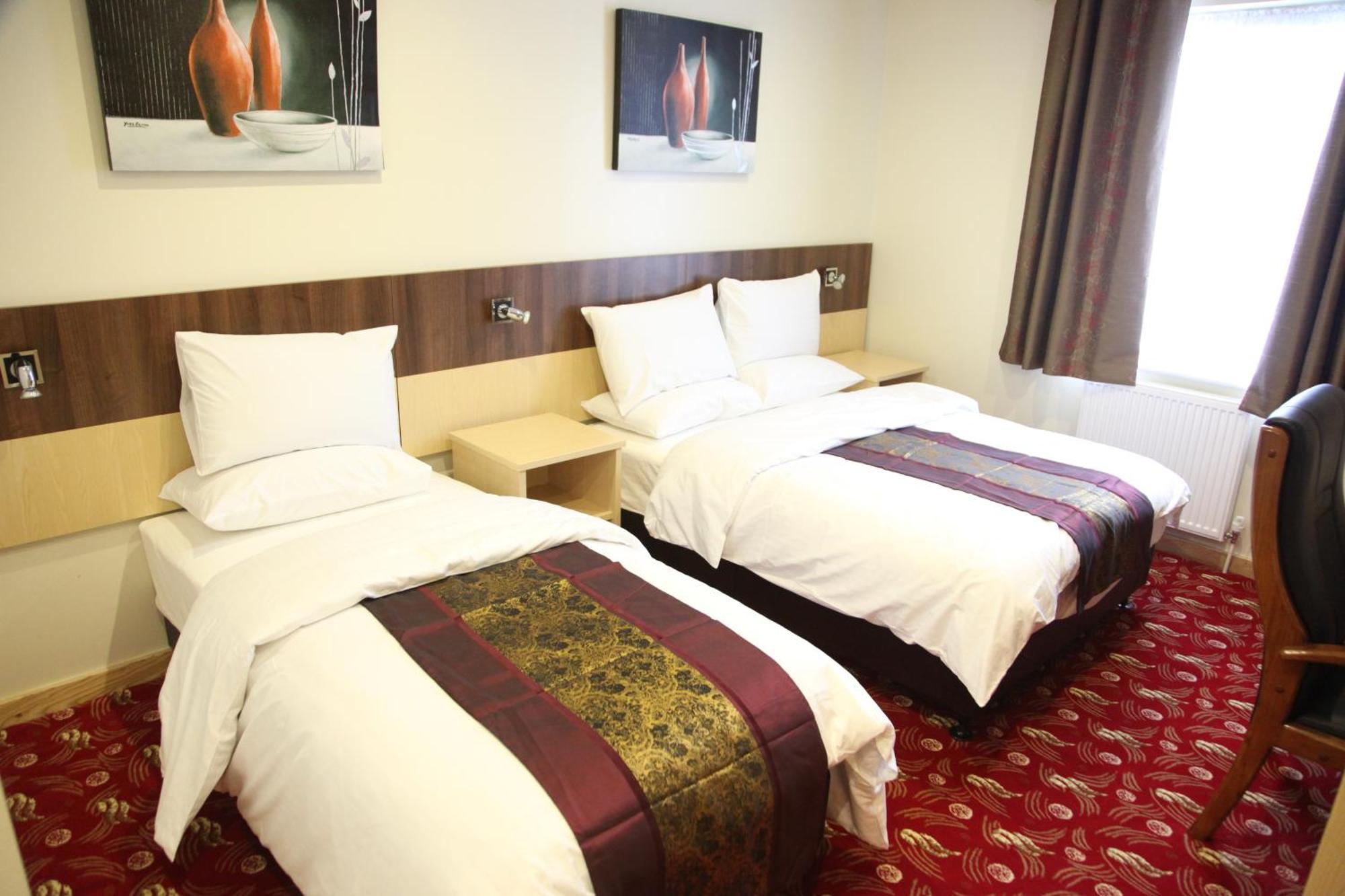 Cambridge Hotel Huddersfield Exteriör bild