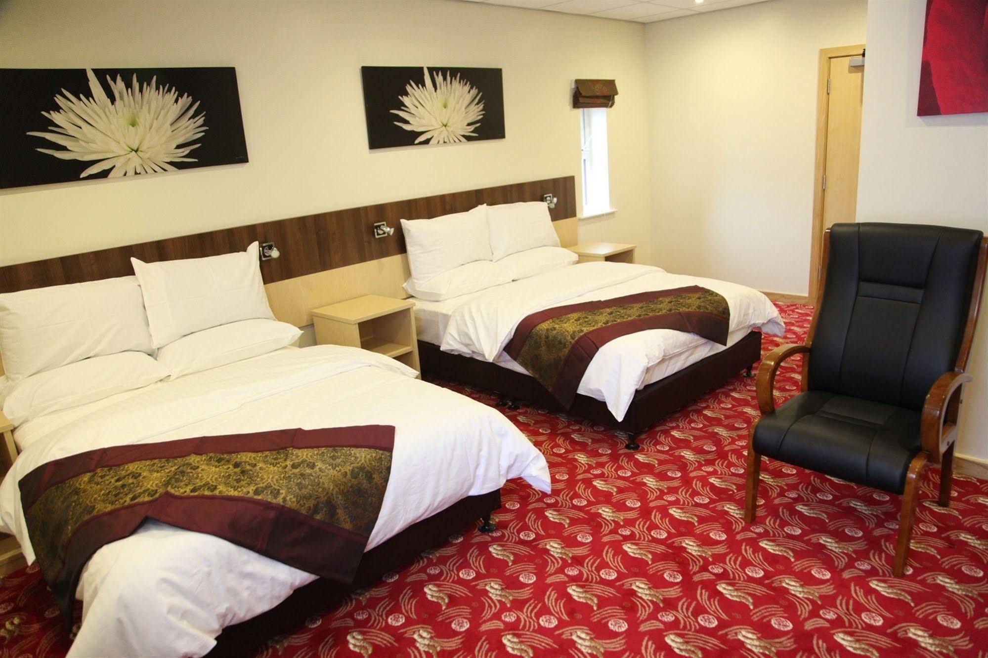 Cambridge Hotel Huddersfield Exteriör bild